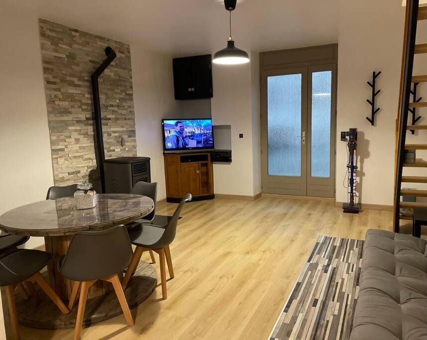 Photo of Livingroom in Moirans-en-Montagne