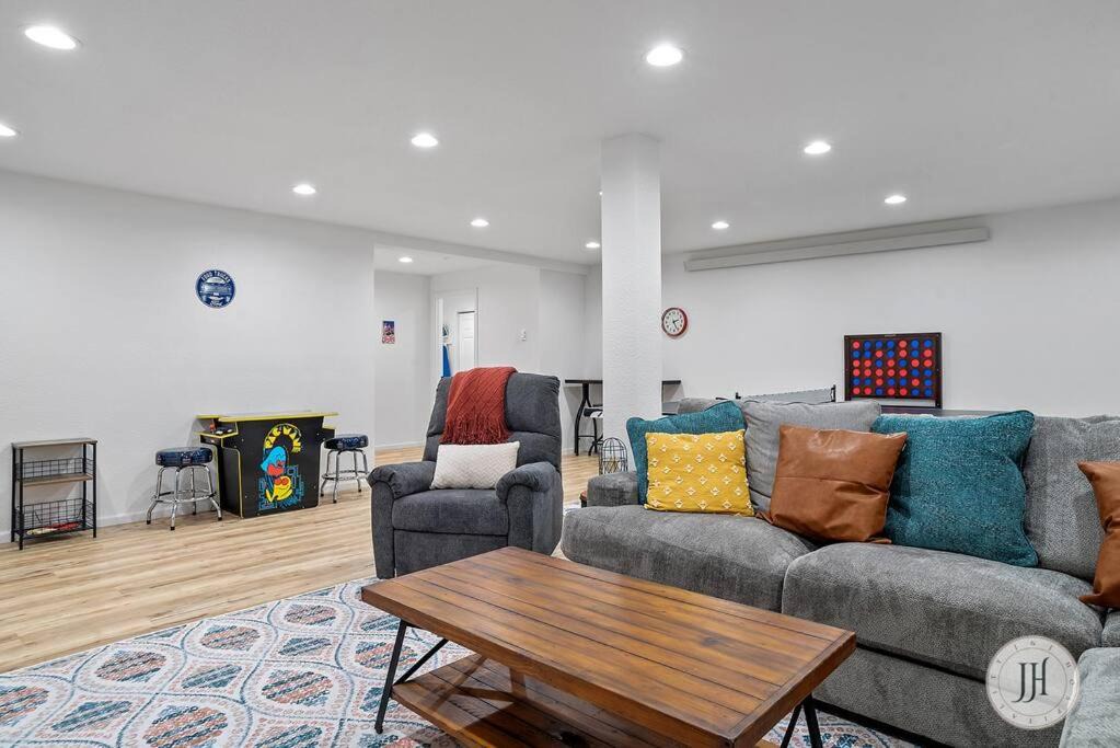 Photo of Livingroom in Custer