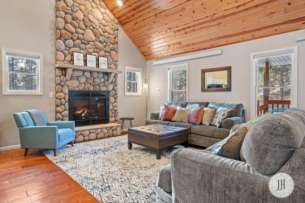 Photo of Livingroom in Custer