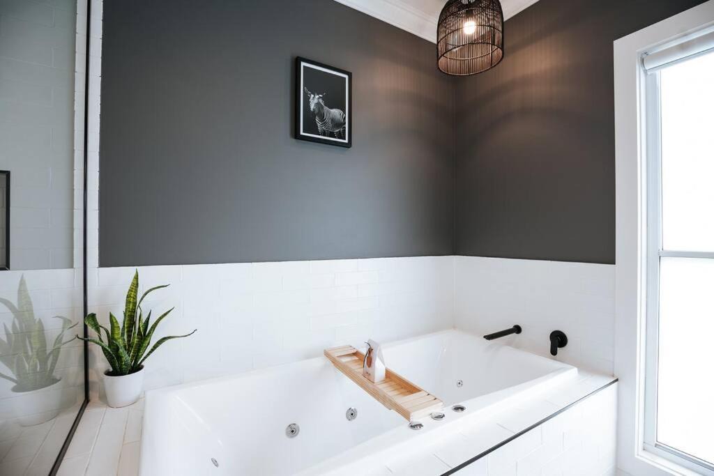 Photo of Bathroom in Central Mudgee