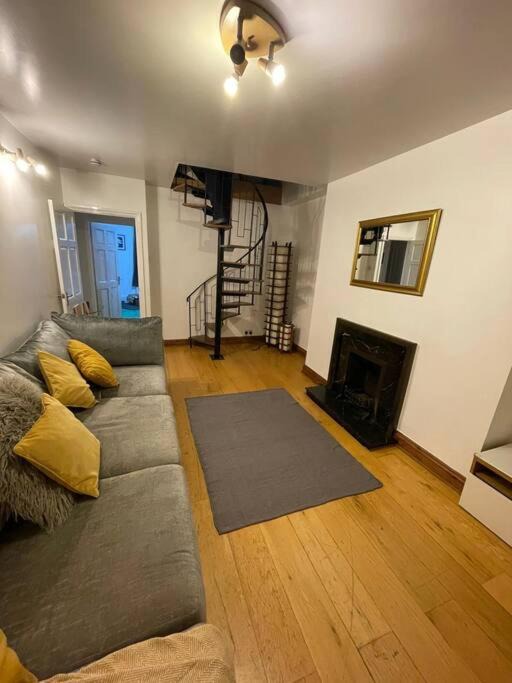 Photo of Livingroom in Acton