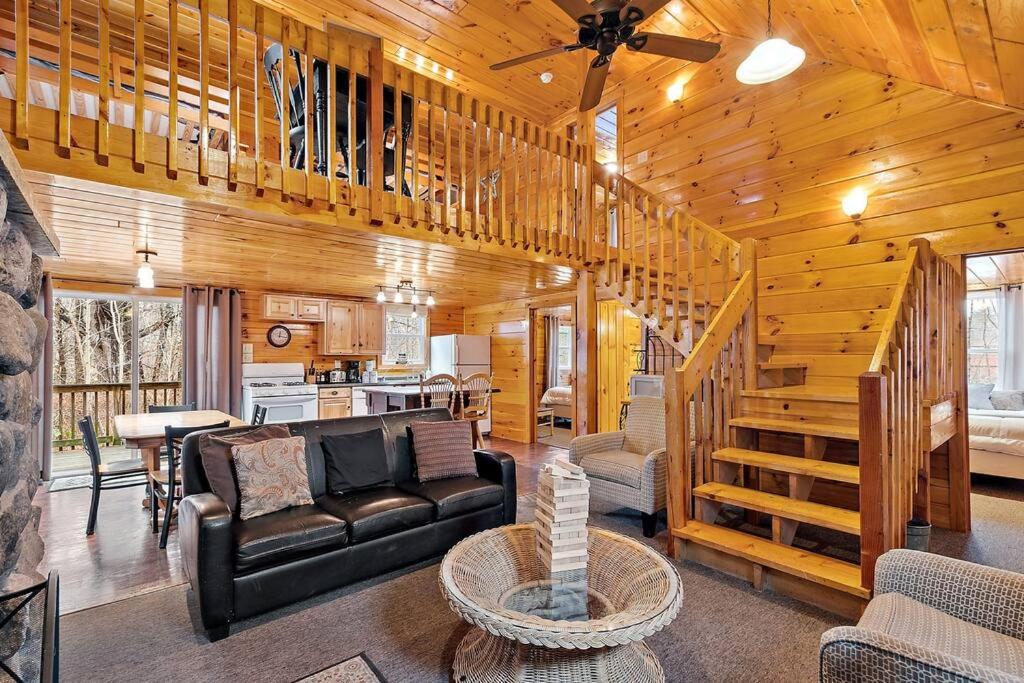 Photo of Livingroom in Weirs Beach