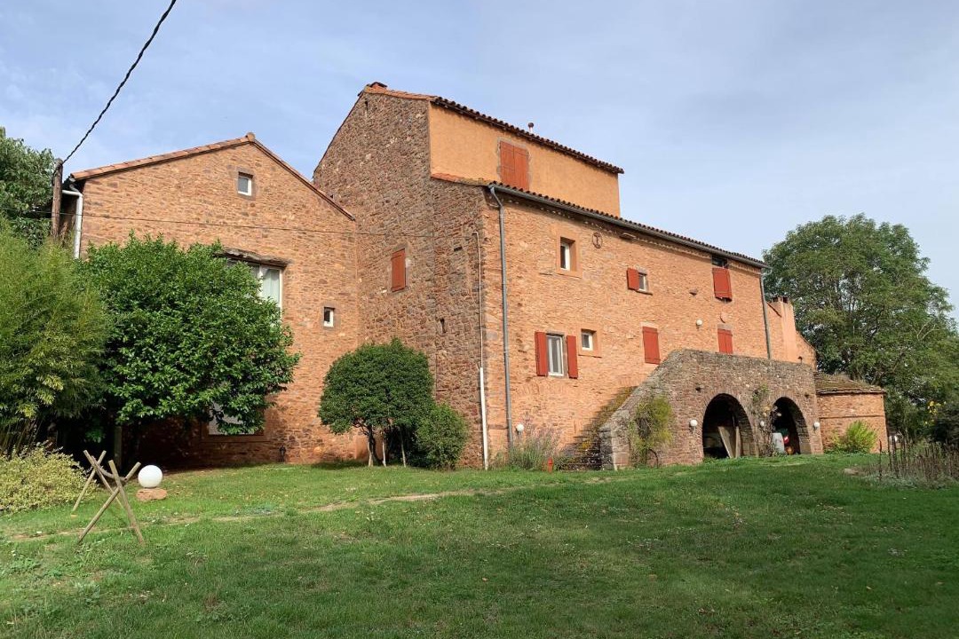 Photo of Buildings in Montlaur