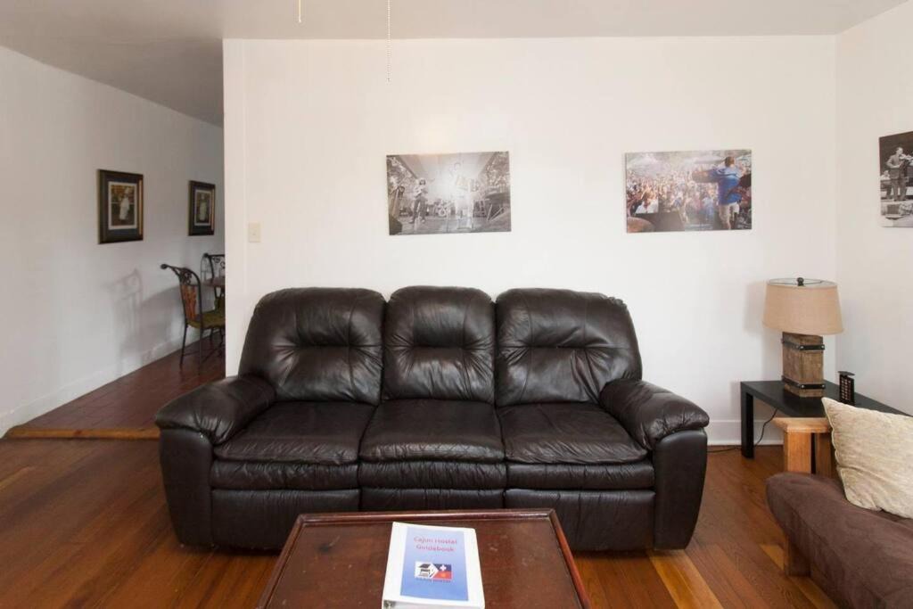 Photo of Livingroom in Downtown