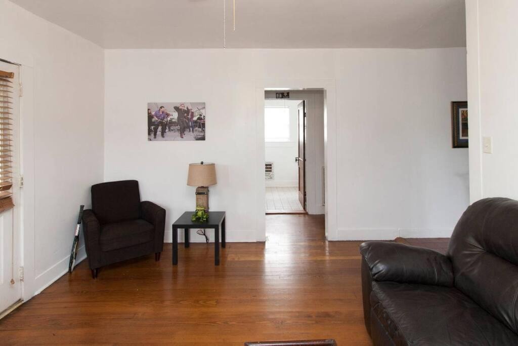 Photo of Livingroom in Downtown