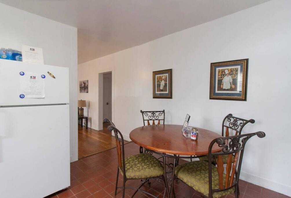 Photo of Livingroom in Downtown