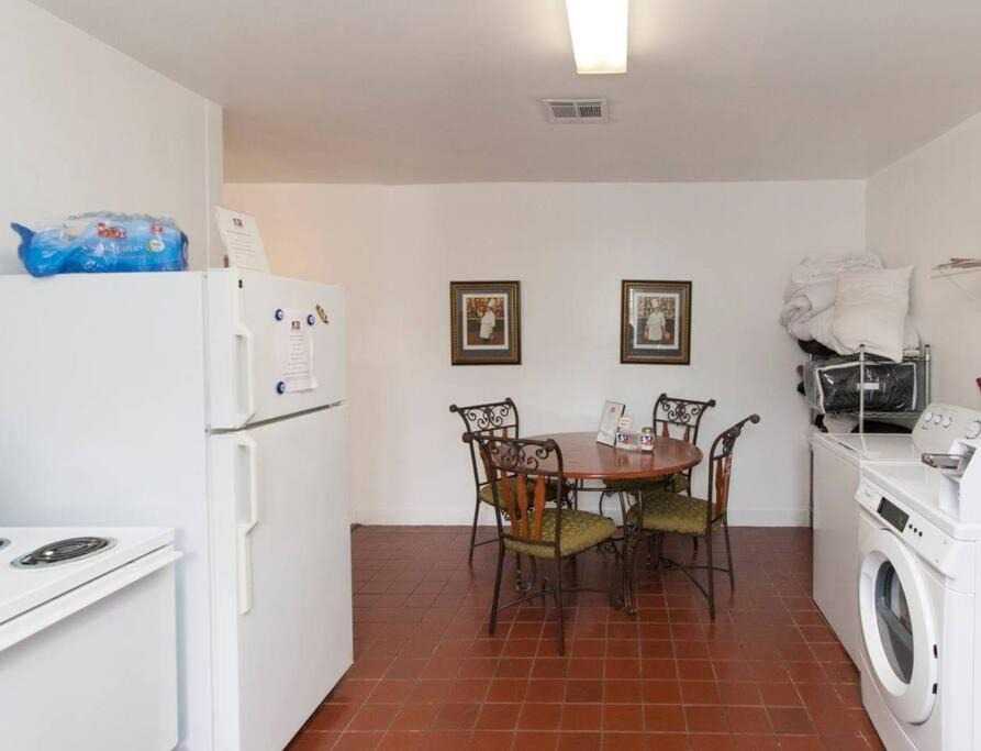 Photo of Livingroom in Downtown