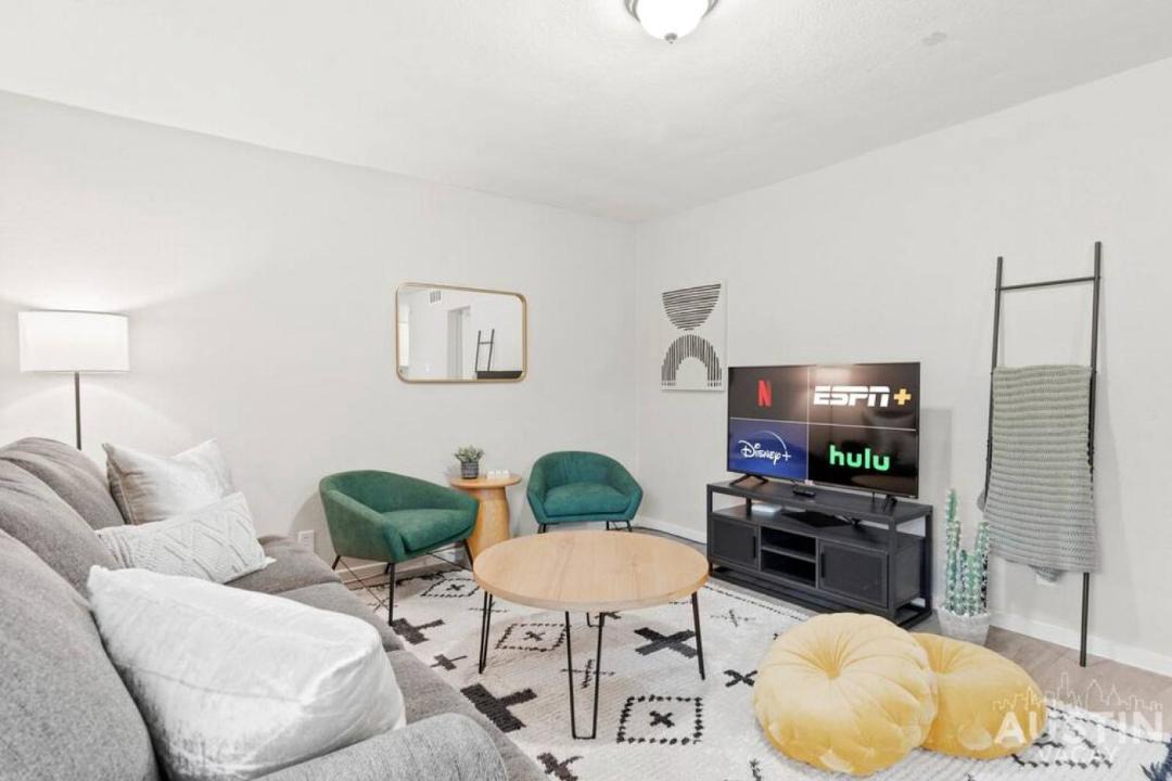 Photo of Livingroom in Cherrywood