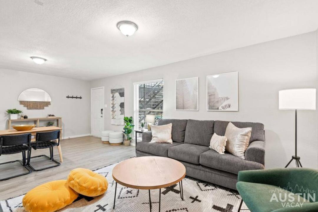 Photo of Livingroom in Cherrywood