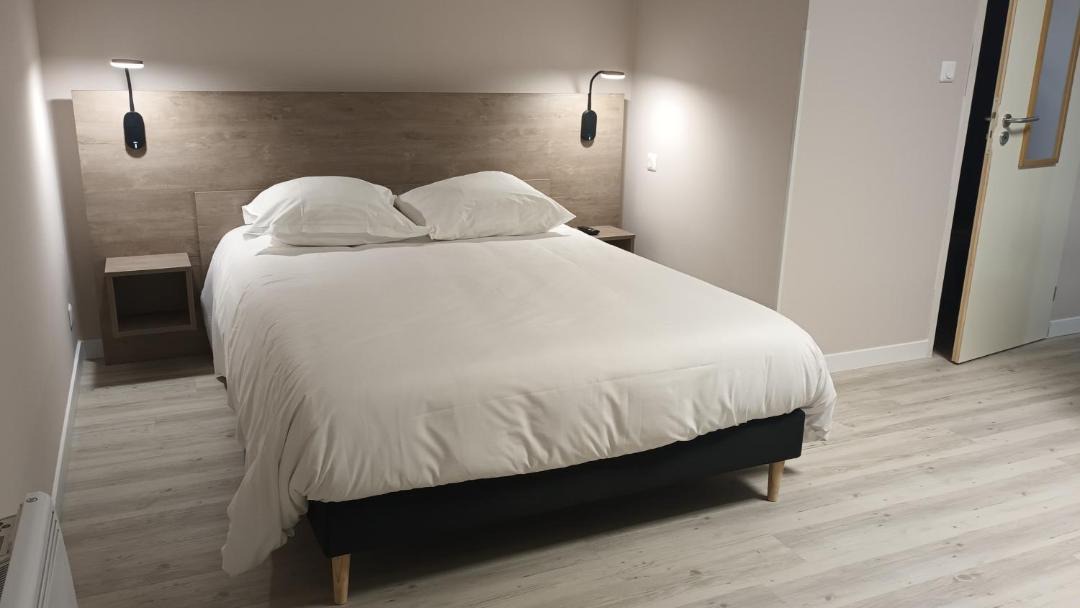 Photo of Bedroom in Beaumont-en-Veron