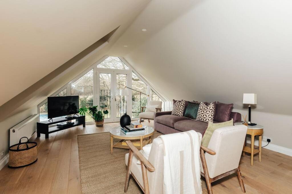 Photo of Others in Turville