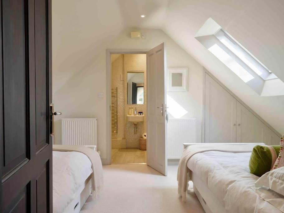 Photo of Others in Turville