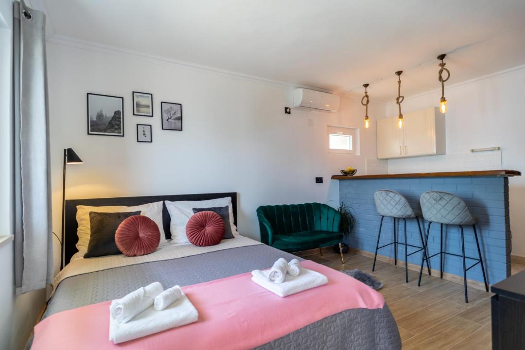 Photo of Bedroom in Molunat