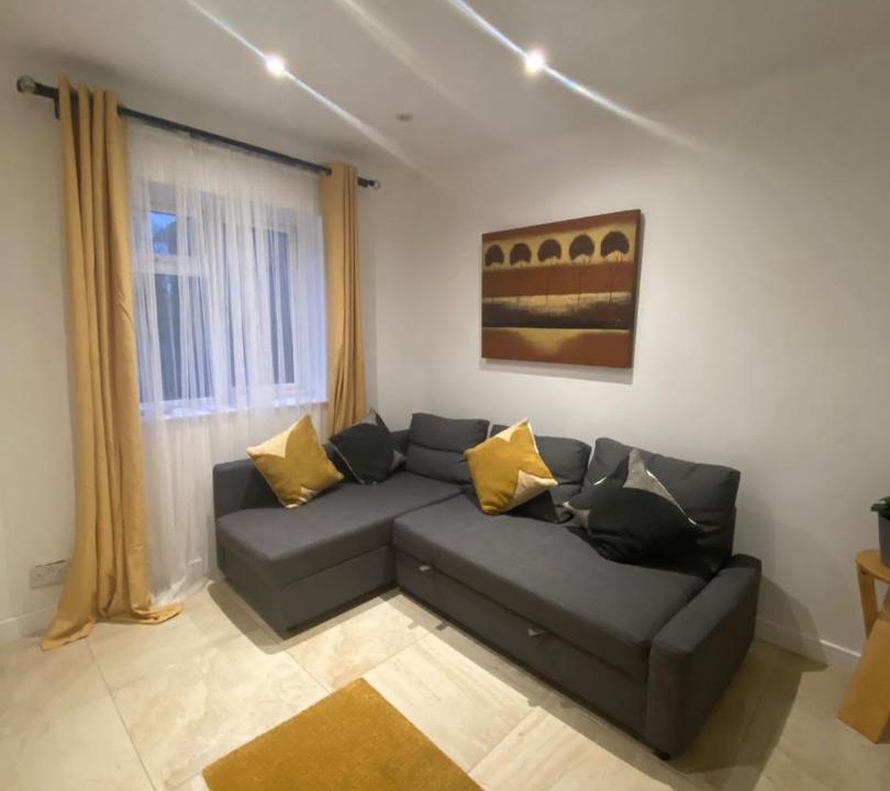 Photo of Livingroom in Eltham West