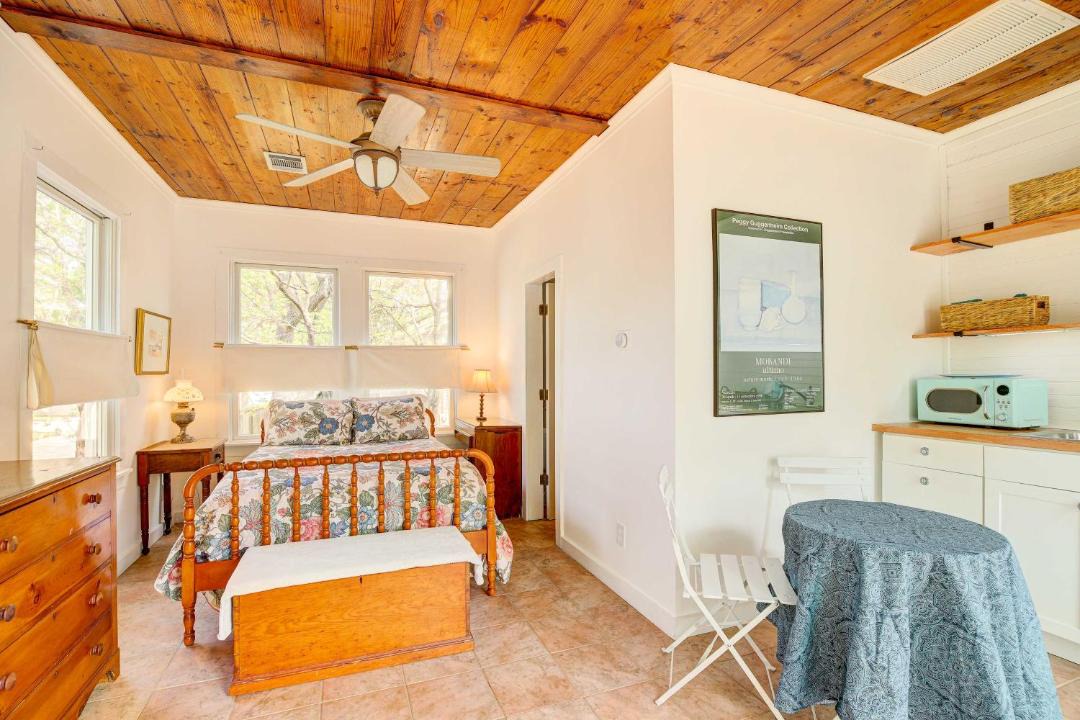 Photo of Livingroom in Woodland Heights