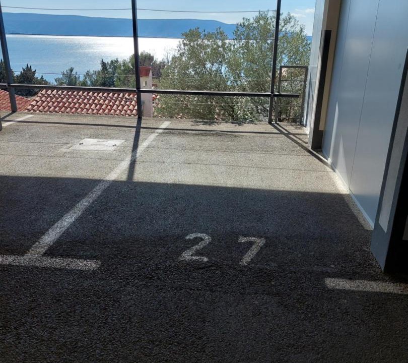 Photo of Others in Cres