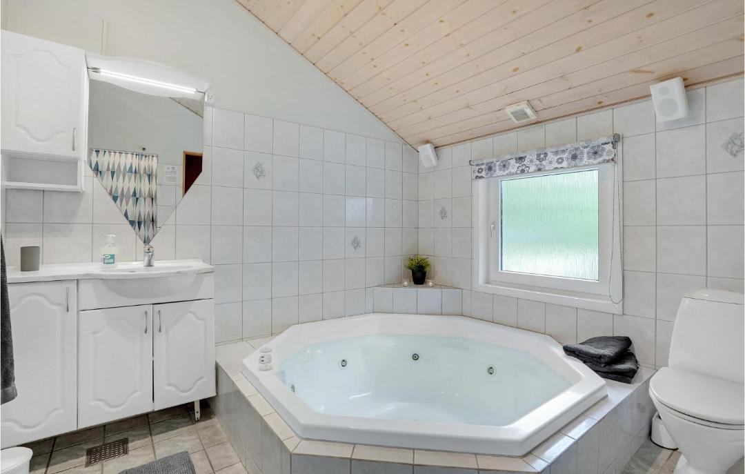 Photo of Bathroom in Jegum