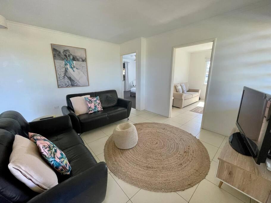 Photo of Others in Lucinda