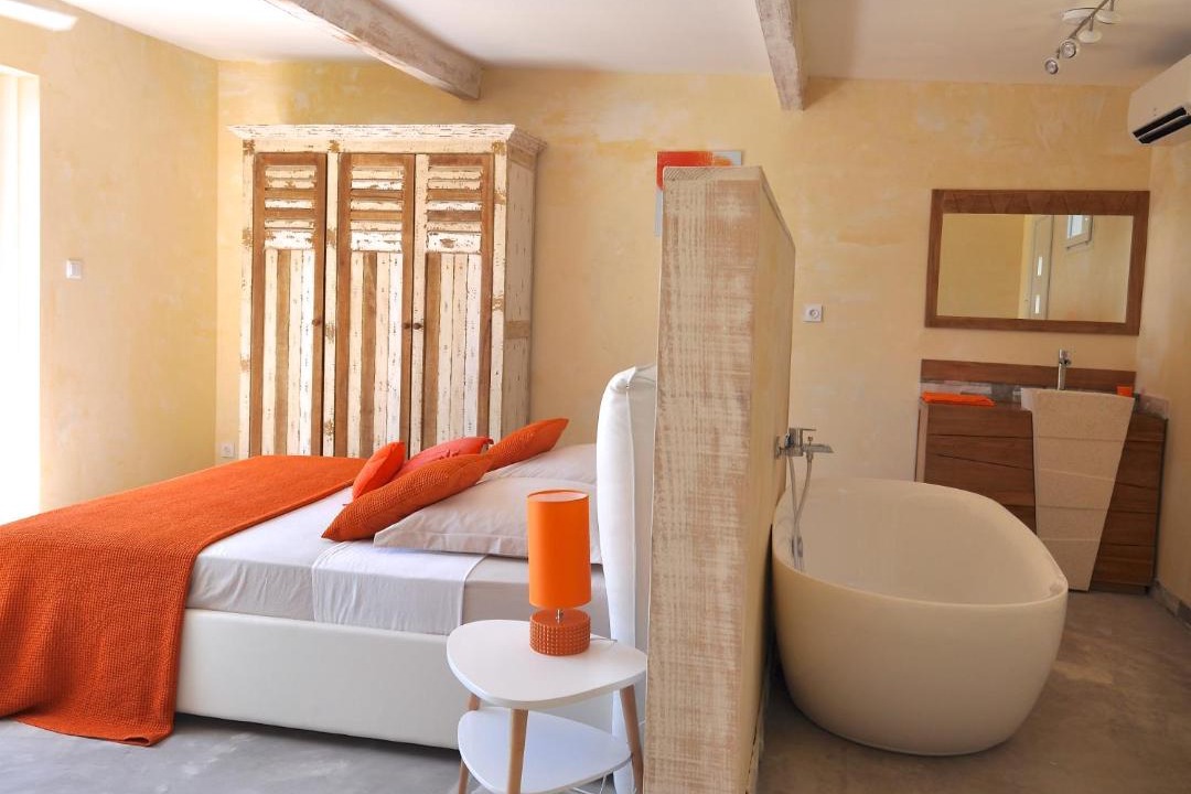 Photo of Others in Coti-Chiavari