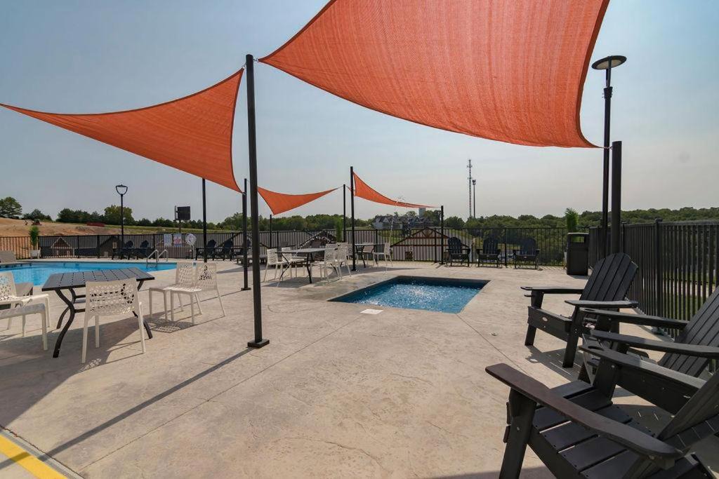 Photo of Others in Branson