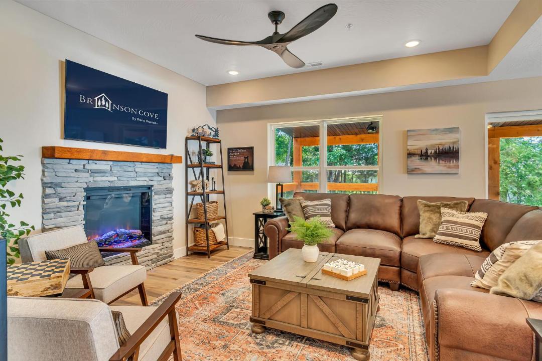 Photo of Others in Hollister