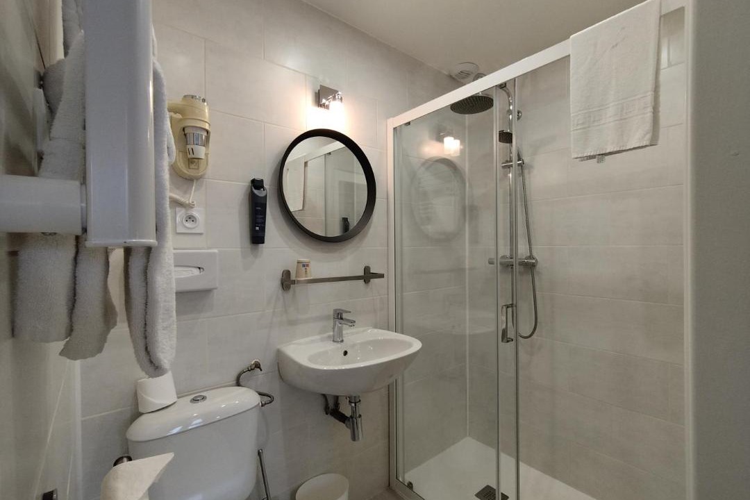 Photo of Bathroom in Saint-Hilaire-Saint-Florent