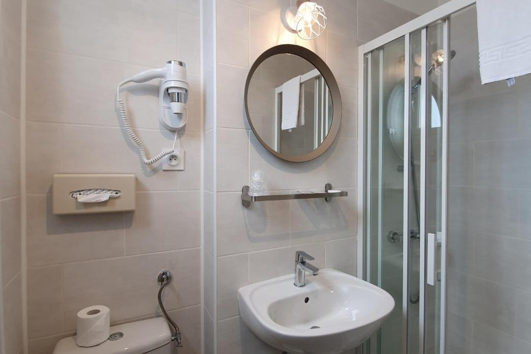 Photo of Bathroom in Saint-Hilaire-Saint-Florent