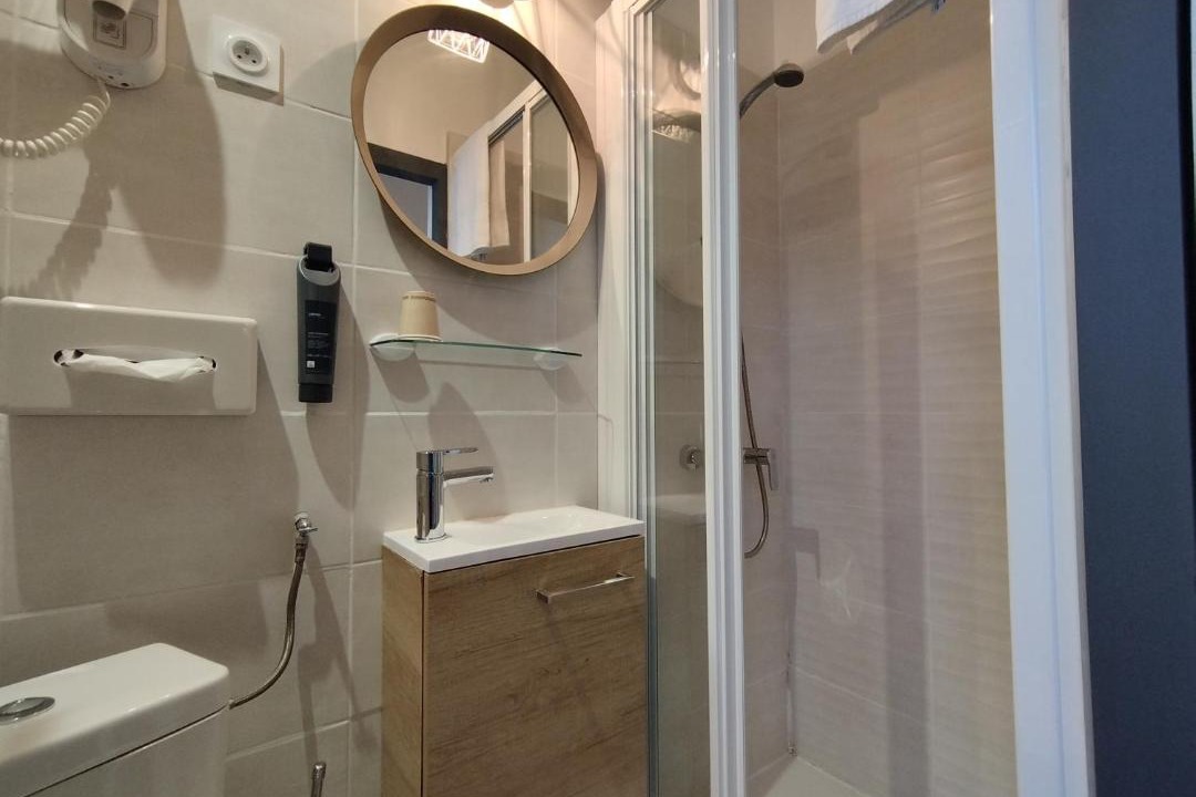 Photo of Bathroom in Saint-Hilaire-Saint-Florent