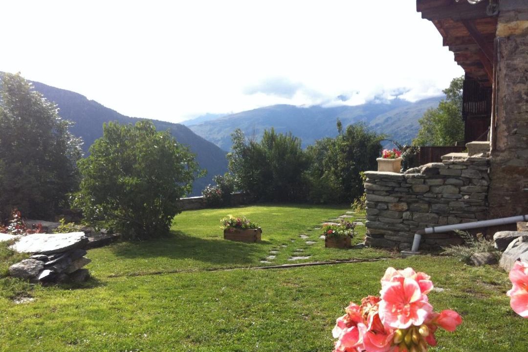 Photo of Others in Seez