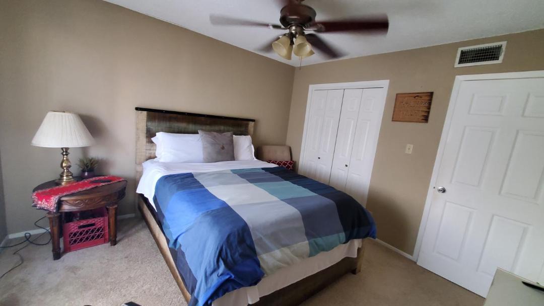 Photo of Bedroom in North Shoal Creek
