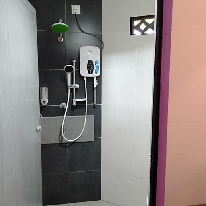 Photo of Bathroom in Kampung Gong Kempas