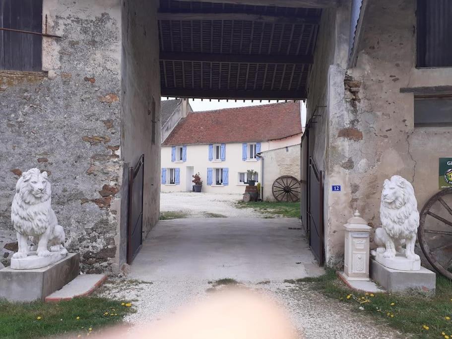 Photo of Buildings in Verdelot