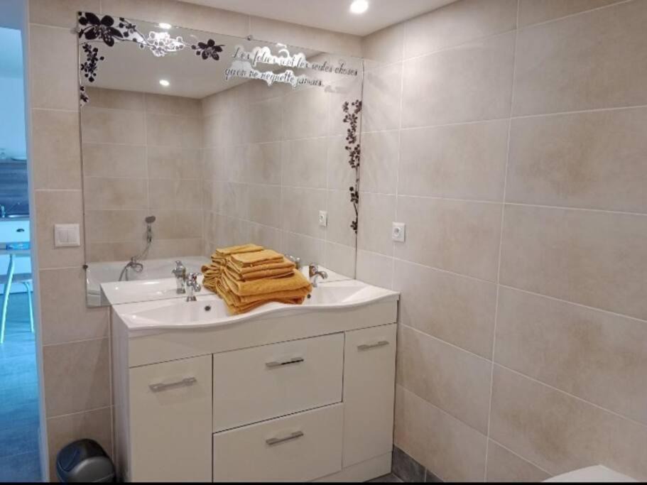 Photo of Bathroom in Verdelot