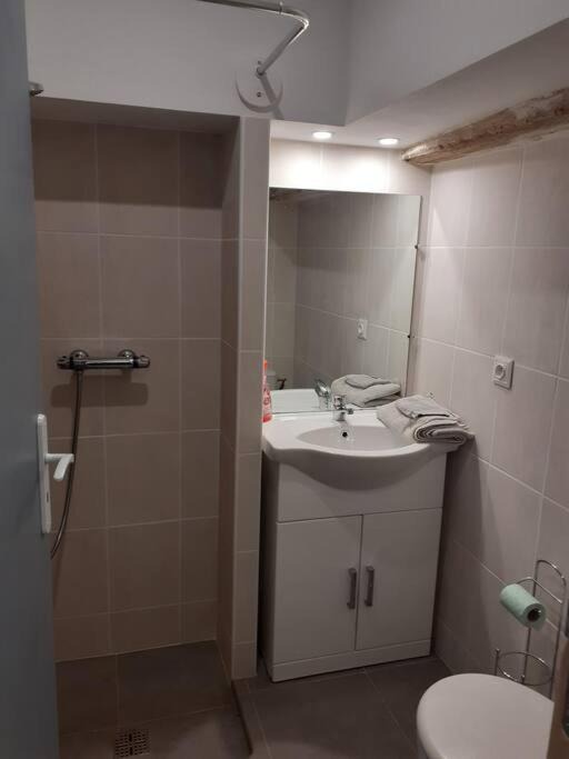 Photo of Bathroom in Verdelot