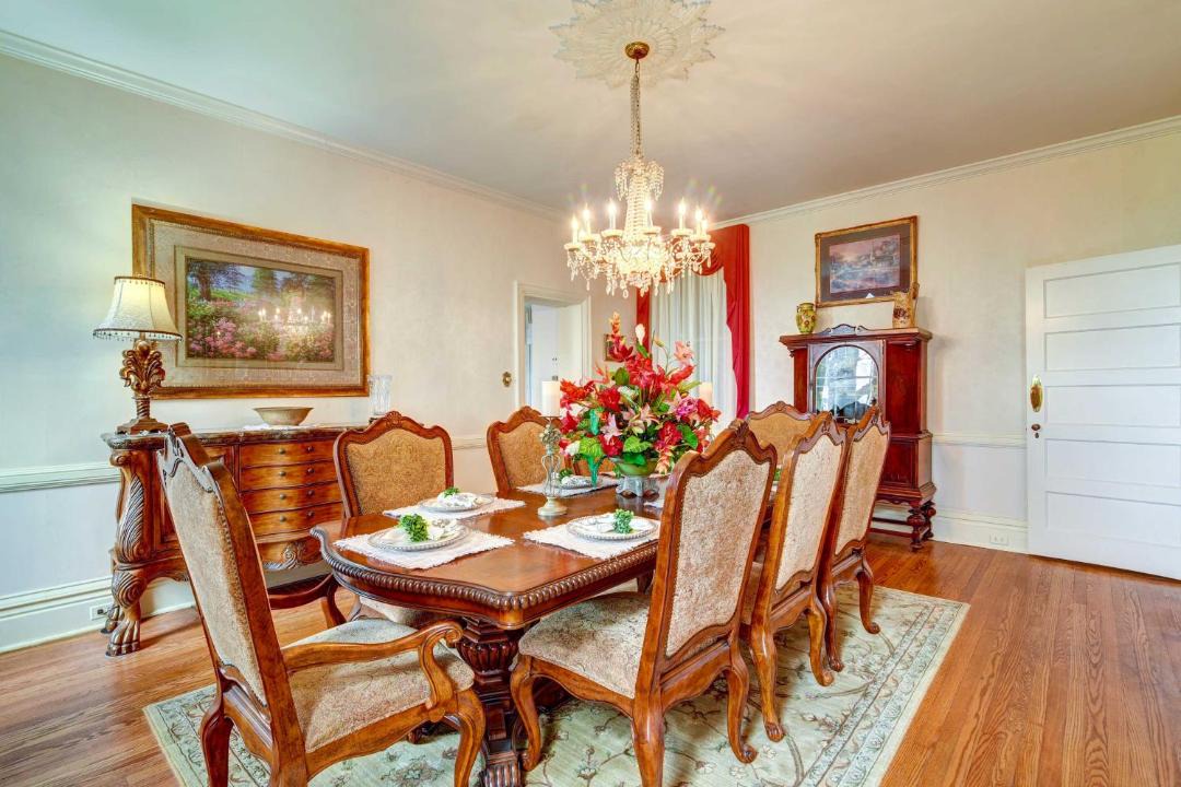 Photo of Livingroom in Oakland
