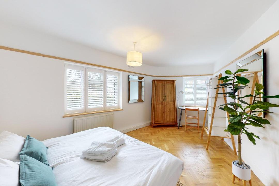 Photo of Bedroom in Kew