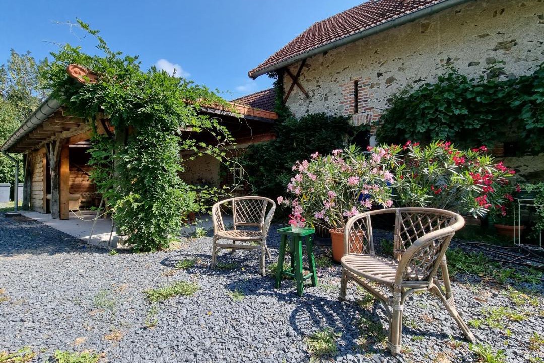 Photo of Buildings in Chalmoux