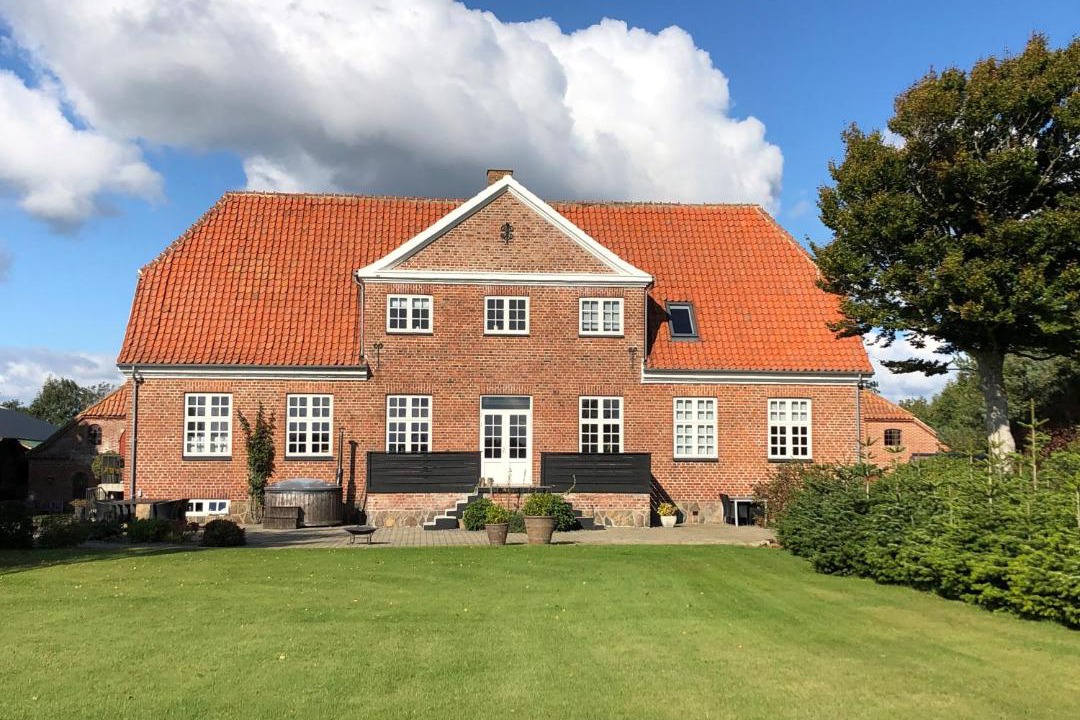 Photo of Buildings in Vemb