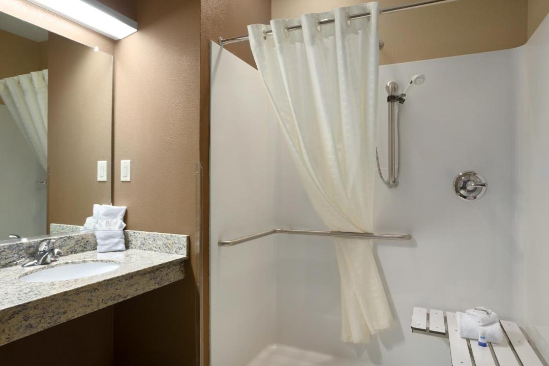 Photo of Bathroom in White Hall