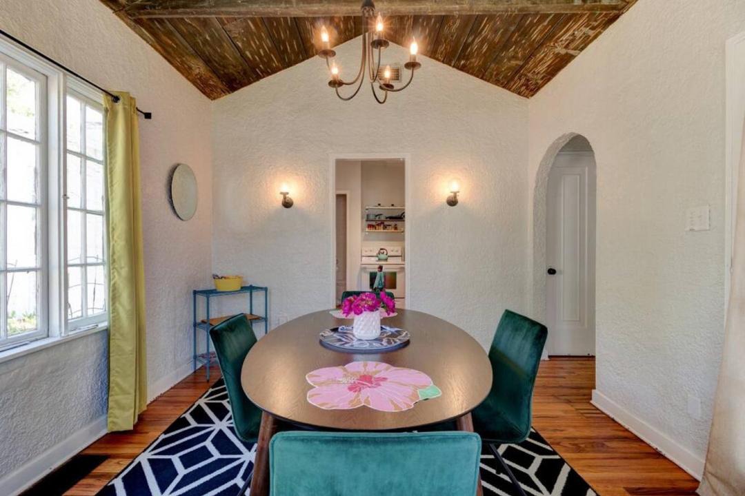 Photo of Livingroom in Kingston