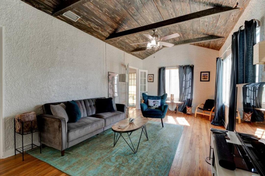 Photo of Livingroom in Kingston