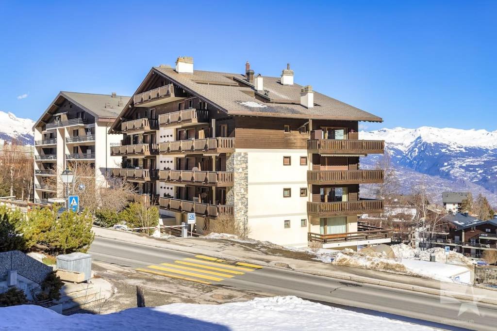 Photo of Buildings in Saint-Pierre-de-Clages