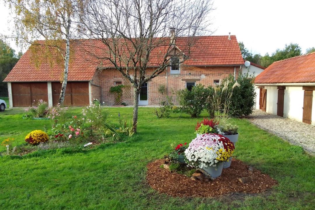 Photo of Buildings in Marcilly-en-Gault