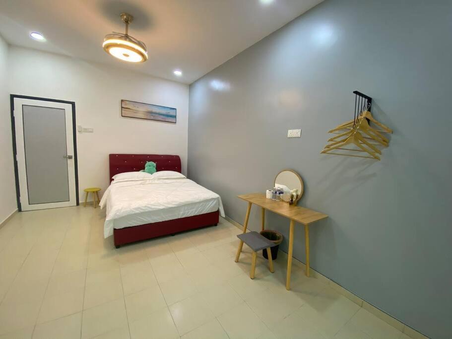 Photo of Bedroom in Kampung Bukit Merbah