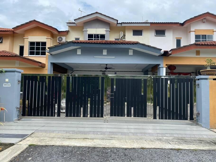 Photo of Buildings in Kampung Bukit Merbah
