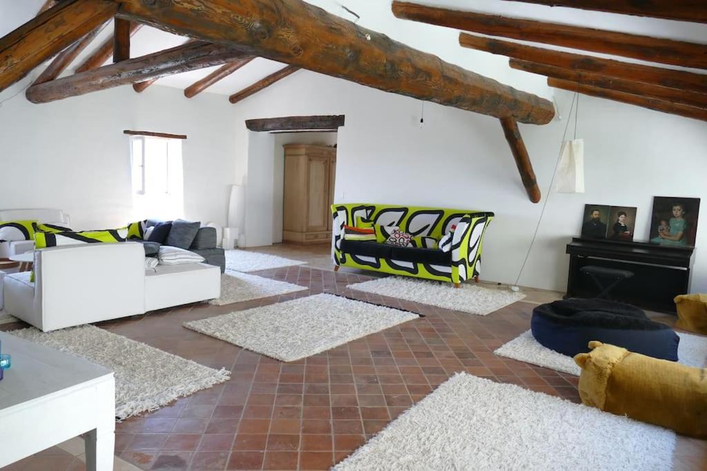 Photo of Livingroom in Colognac