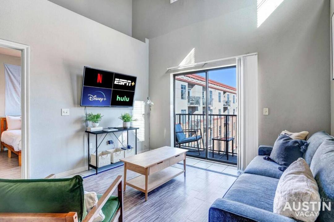 Photo of Livingroom in West Campus
