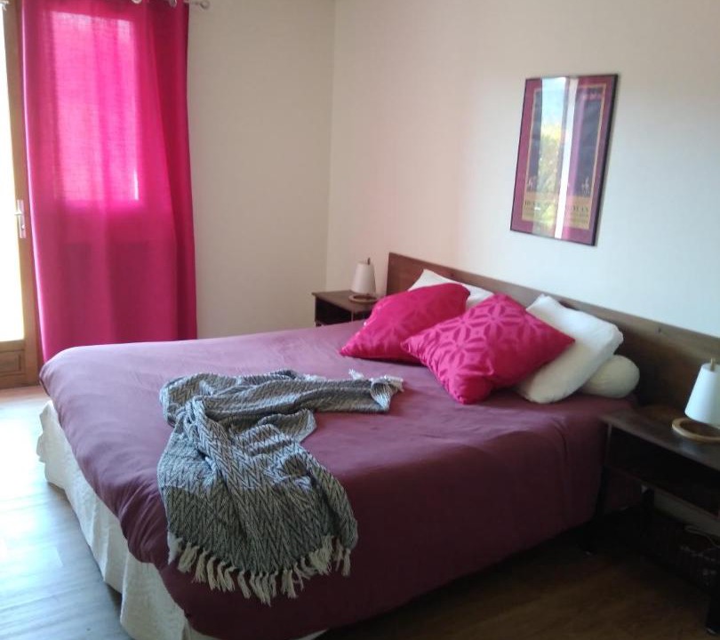 Photo of Bedroom in Saint-Lattier