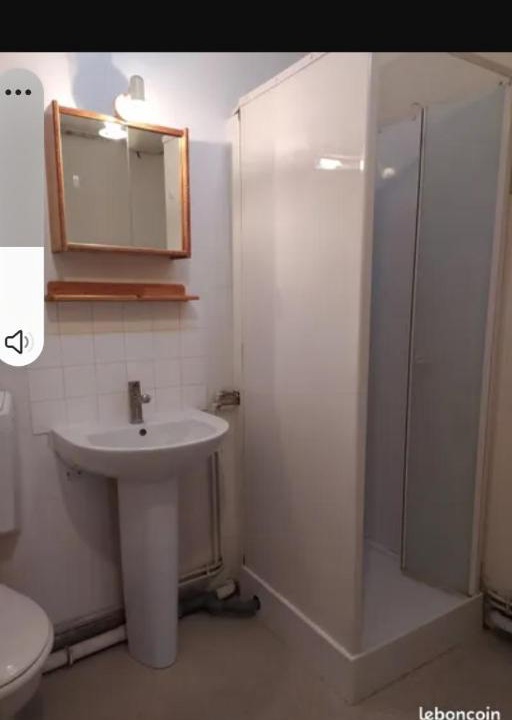 Photo of Bathroom in Rouen City Centre