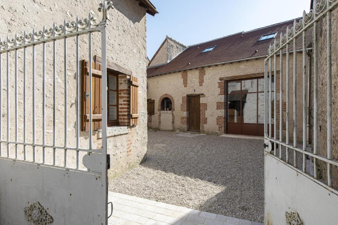 Photo of Buildings in Saint-Dye-sur-Loire